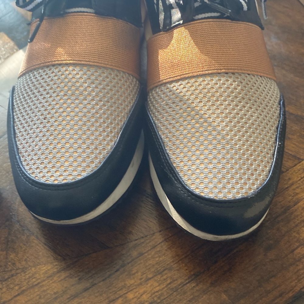 STEVE MADDEN